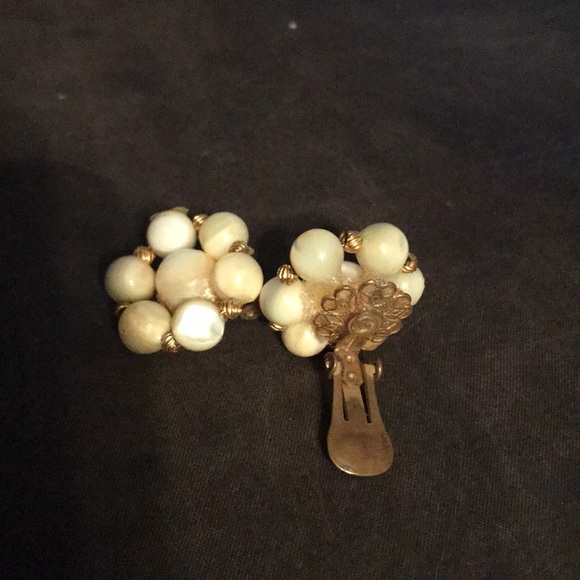 ➡️Vintage‼️➡️ WWII KRAMER Stamped Earrings - Picture 4 of 4